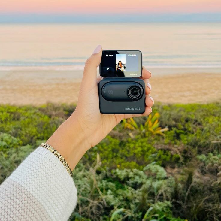 Portable video camera