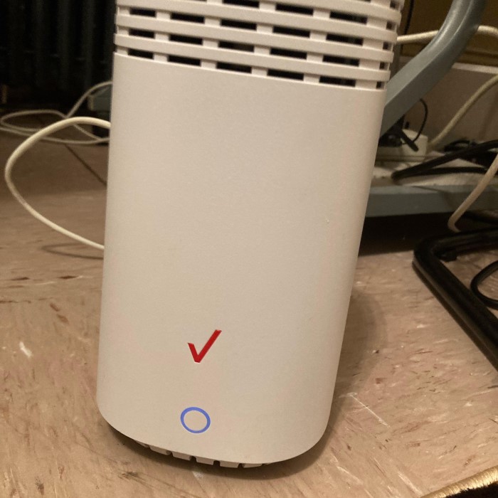 how to fix solid yellow light on verizon router